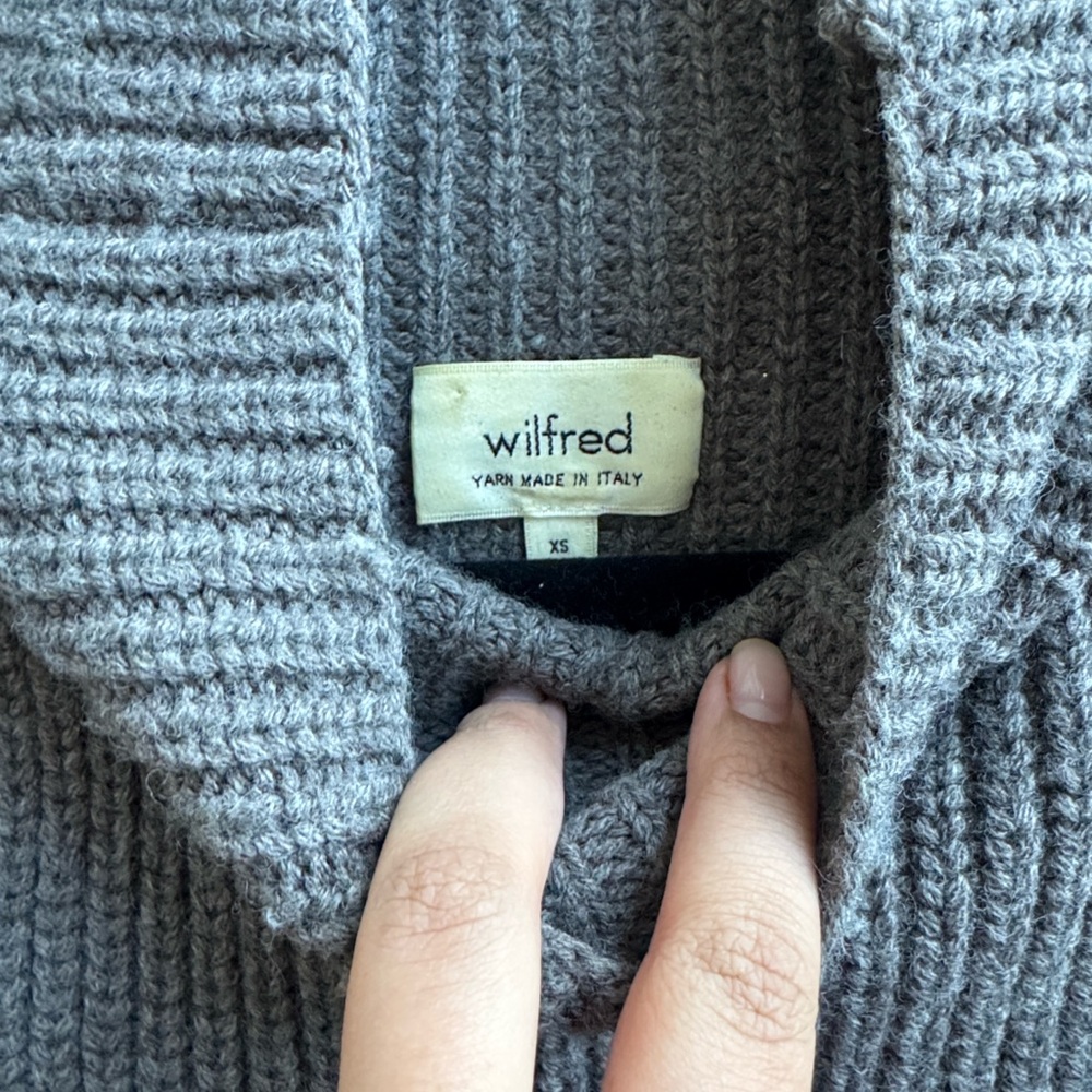 Wilfred Taupe Sleeveless Turtleneck Sweater - Picture 5 of 8